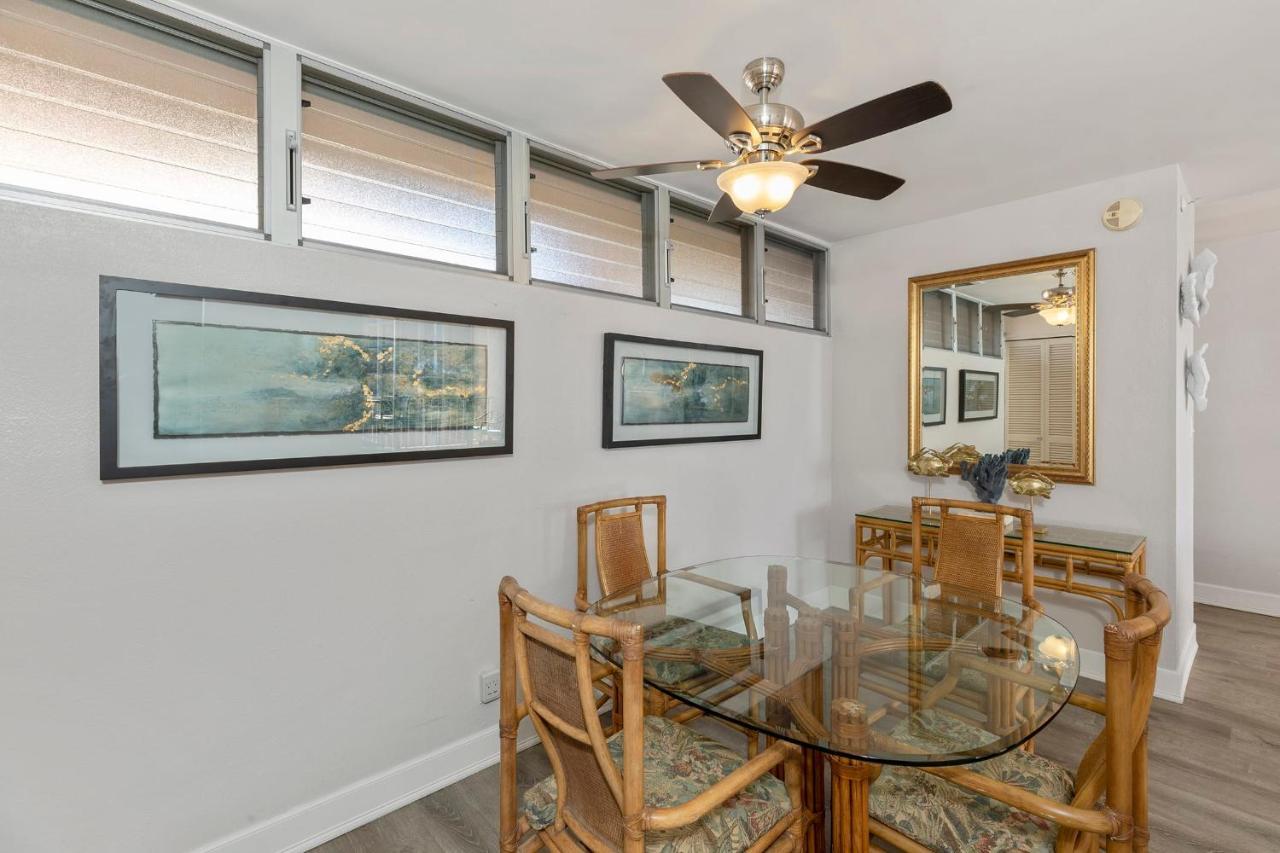 Incredible Beachfront 1Br - Sleeps 4 Awesome Location And In The Center Of Restaurants Many Beaches Golf And More Villa Kahana Bagian luar foto